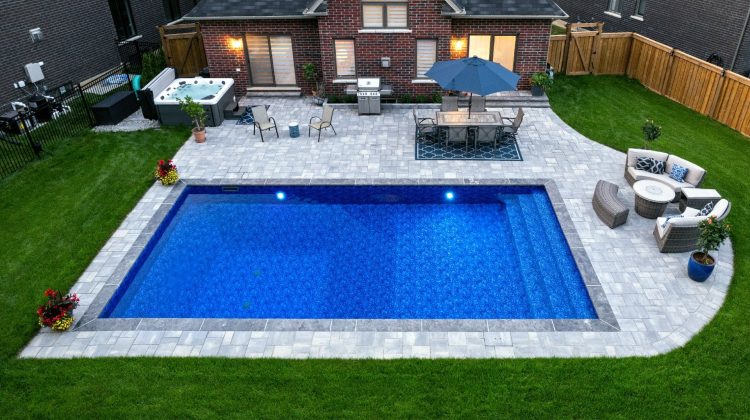 Beamsville Ontario Fiberglass Pool and Landscaping